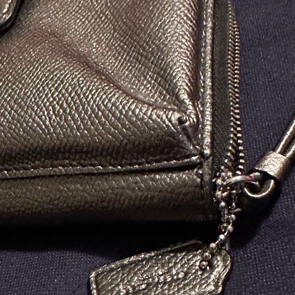 Coach Metallic Pewter Wristlet. Soft leather - Picture 3 of 14